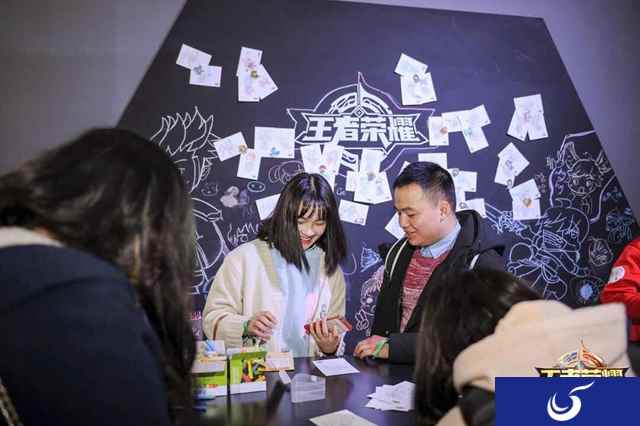 《王者荣耀》上海粉丝2017TGC获得获得全国首个凤求凰手办