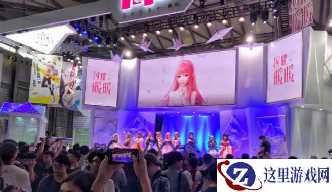 《闪耀暖暖》2018ChinaJoy惊艳登场 3D技术引众人惊叹