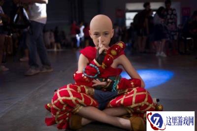 混血小正太引爆CJ 镇魔曲手游圣修COS图赏