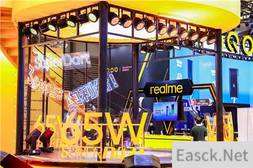 realme最潮展厅引爆ChinaJoy 智慧闪充让5G畅玩不断电